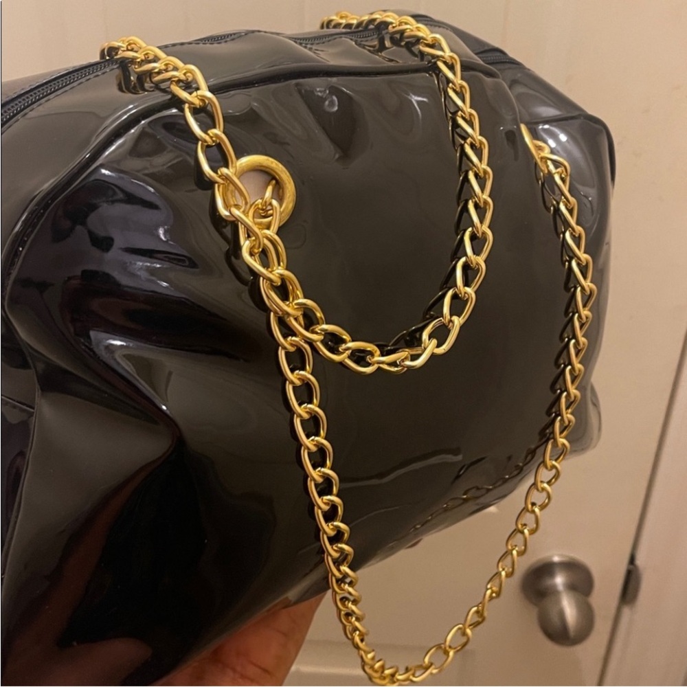 Elegant Nicki Minaj Black Patent Leather Bag with Gold Accents - Picture 12 of 15